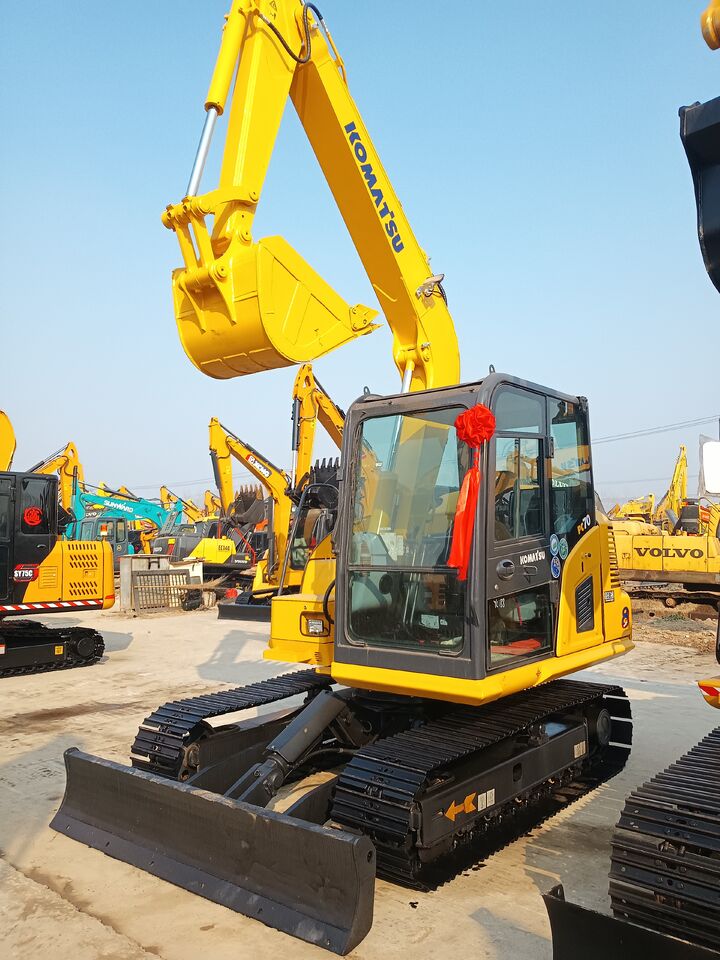 KOMATSU PC70-8 - Гусеничный экскаватор: фото 3 KOMATSU PC70-8 - Гусеничный экскаватор: фото 3