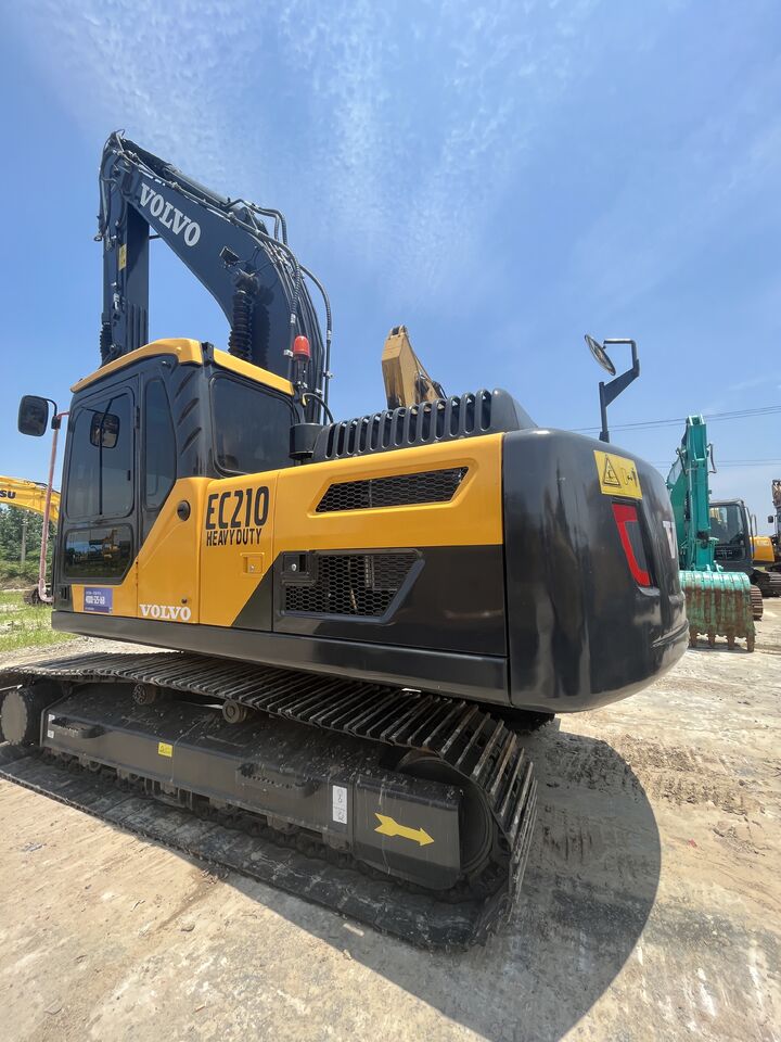 VOLVO EC210 - Гусеничный экскаватор: фото 2 VOLVO EC210 - Гусеничный экскаватор: фото 2