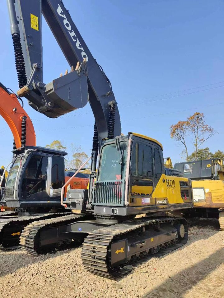 VOLVO EC210 - Гусеничный экскаватор: фото 1 VOLVO EC210 - Гусеничный экскаватор: фото 1