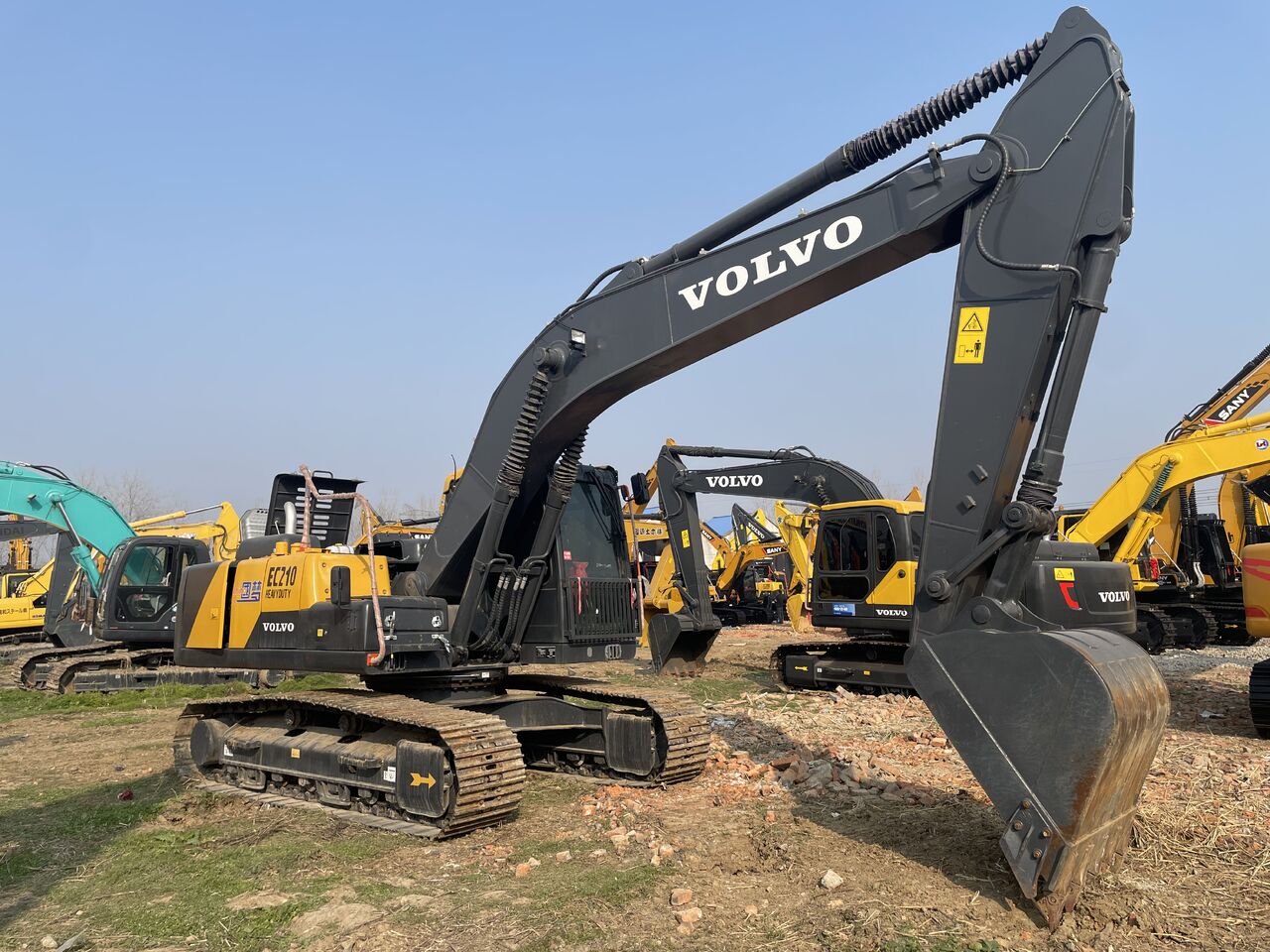 VOLVO EC210 - Гусеничный экскаватор: фото 1 VOLVO EC210 - Гусеничный экскаватор: фото 1