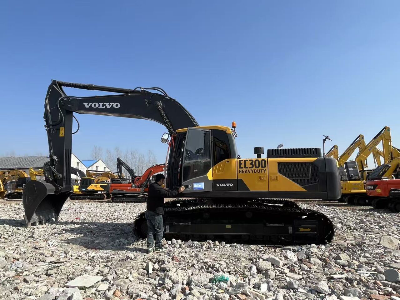 VOLVO EC300 - Гусеничный экскаватор: фото 1 VOLVO EC300 - Гусеничный экскаватор: фото 1
