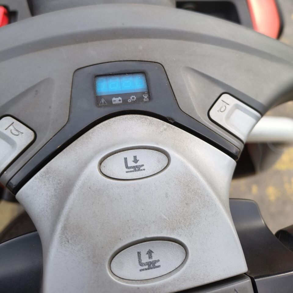 TRANSPALETA TOYOTALPE 200 - Li - Тележка: фото 3 TRANSPALETA TOYOTALPE 200 - Li - Тележка: фото 3