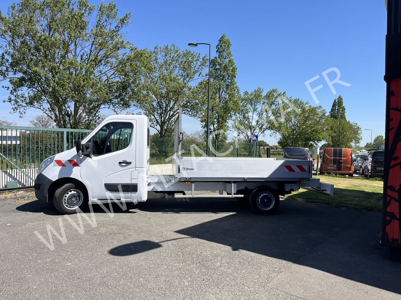 RENAULT MASTER 130CV PLATEAU 3,10m RIDELLES / OPTIONS GRUE & COFFRE - Цельнометаллический фургон: фото 4 RENAULT MASTER 130CV PLATEAU 3,10m RIDELLES / OPTIONS GRUE & COFFRE - Цельнометаллический фургон: фото 4
