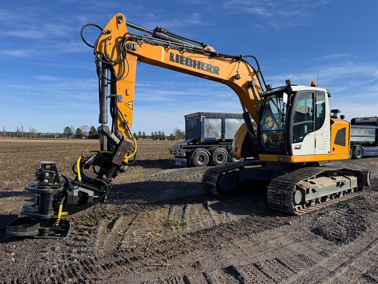 LIEBHERR R920 Compact - Гусеничный экскаватор: фото 1 LIEBHERR R920 Compact - Гусеничный экскаватор: фото 1