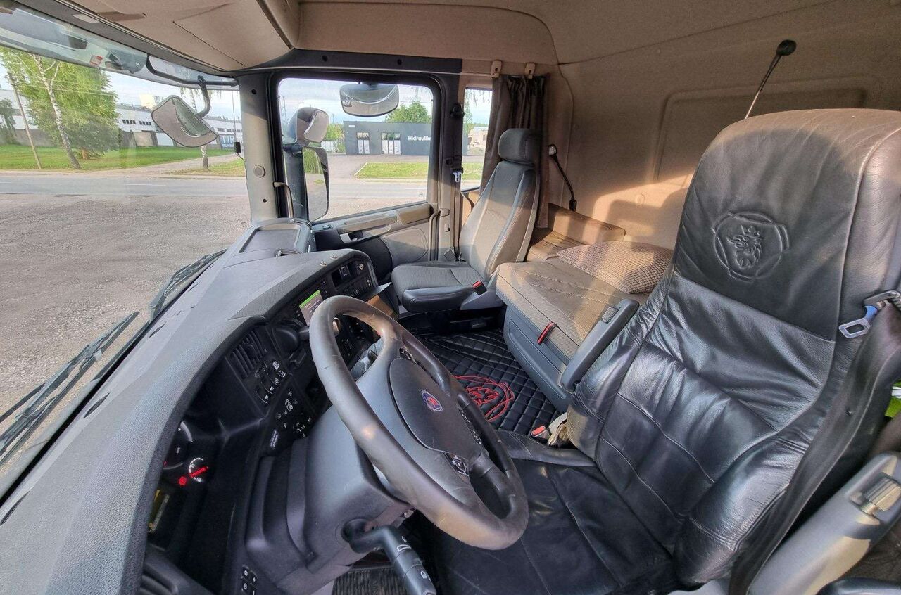Самосвал Scania R560: фото 11