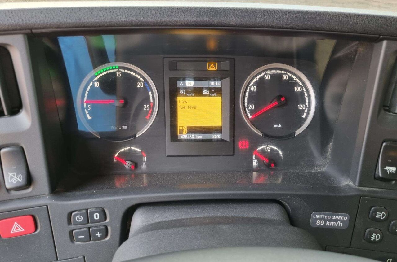 Самосвал Scania R560: фото 9
