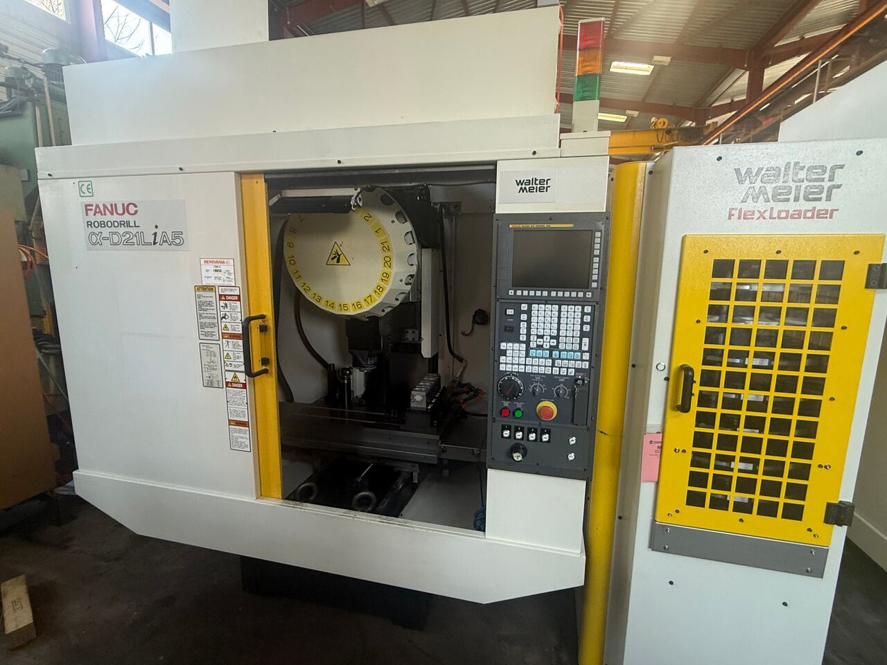 FANUC ROBODRILL ALPHA D21L i A5 - Обрабатывающий центр с ЧПУ: фото 2 FANUC ROBODRILL ALPHA D21L i A5 - Обрабатывающий центр с ЧПУ: фото 2