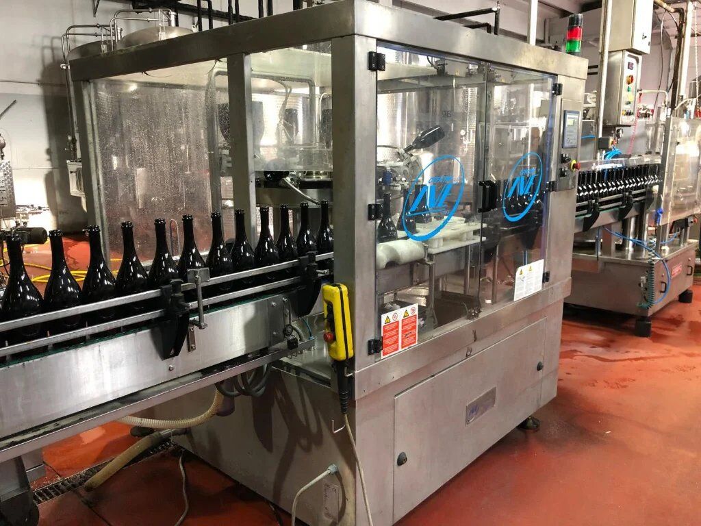 Used AVE automatic rinser machine 3000 BPH - Оборудование для производства напитков: фото 1 Used AVE automatic rinser machine 3000 BPH - Оборудование для производства напитков: фото 1