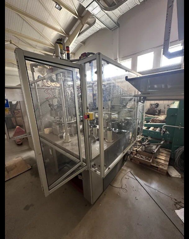Used BERTOLASO Capping machine - Year 2001 - Упаковочное оборудование: фото 4 Used BERTOLASO Capping machine - Year 2001 - Упаковочное оборудование: фото 4