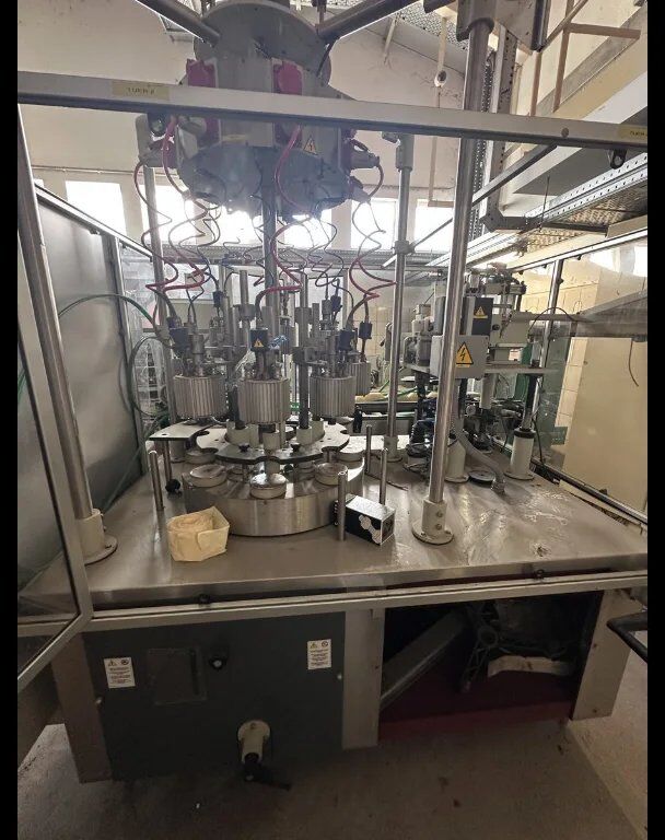 Used BERTOLASO Capping machine - Year 2001 - Упаковочное оборудование: фото 2 Used BERTOLASO Capping machine - Year 2001 - Упаковочное оборудование: фото 2