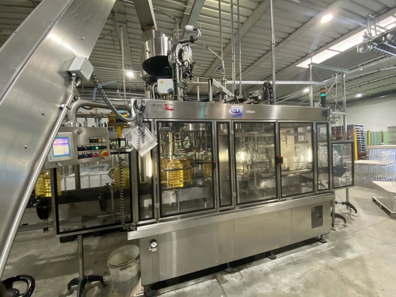 Used CFT Oil Filling Monoblock – Comaco 6000 bph - Линия розлива: фото 1 Used CFT Oil Filling Monoblock – Comaco 6000 bph - Линия розлива: фото 1