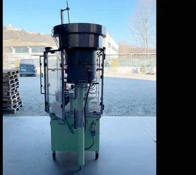 Used Capping Machine BERTOLASO plastic T stopper u - Упаковочное оборудование: фото 4 Used Capping Machine BERTOLASO plastic T stopper u - Упаковочное оборудование: фото 4