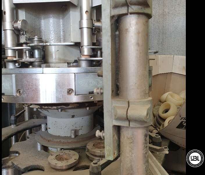 Used Capping Machine Bertolaso DELTA 509 R 9 heads - Упаковочное оборудование: фото 2 Used Capping Machine Bertolaso DELTA 509 R 9 heads - Упаковочное оборудование: фото 2