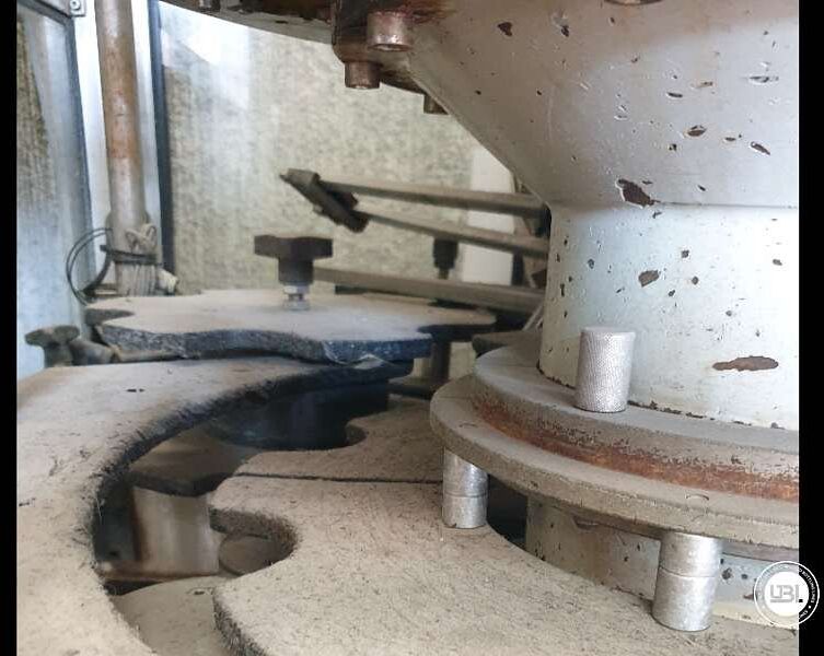Used Capping Machine Bertolaso DELTA 509 R 9 heads - Упаковочное оборудование: фото 3 Used Capping Machine Bertolaso DELTA 509 R 9 heads - Упаковочное оборудование: фото 3