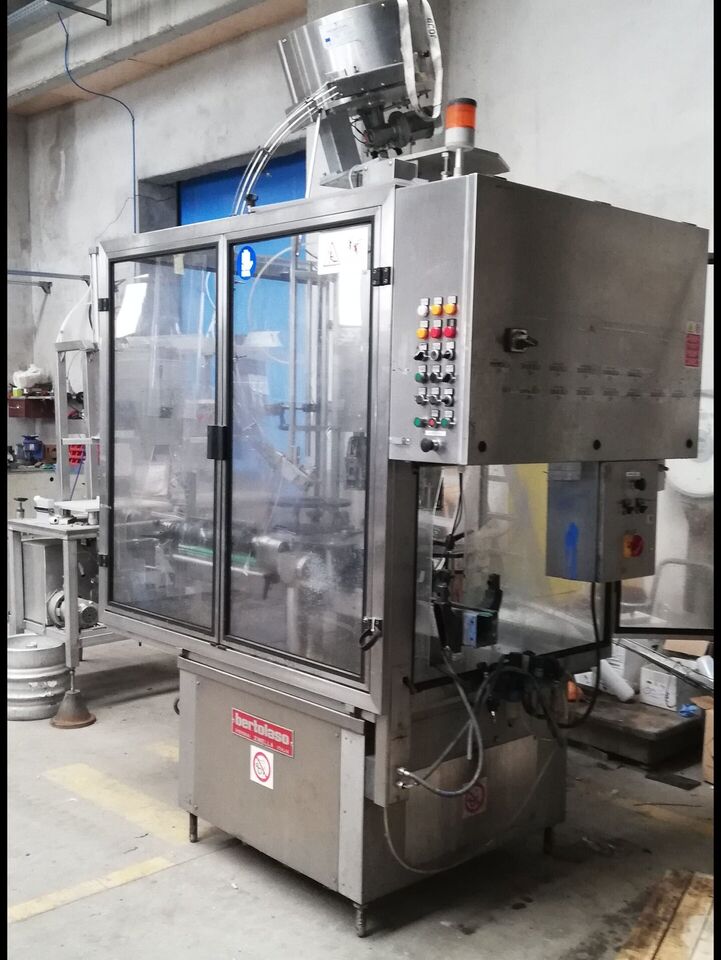 Used Capping machine Bertolaso SIGMA 603 4500 bph - Упаковочное оборудование: фото 1 Used Capping machine Bertolaso SIGMA 603 4500 bph - Упаковочное оборудование: фото 1