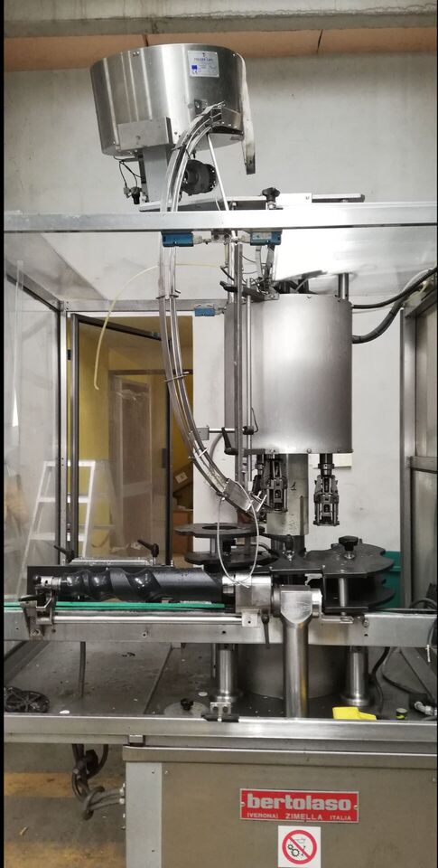 Used Capping machine Bertolaso SIGMA 603 4500 bph - Упаковочное оборудование: фото 4 Used Capping machine Bertolaso SIGMA 603 4500 bph - Упаковочное оборудование: фото 4