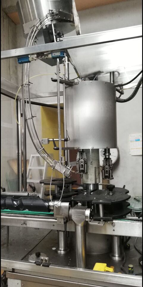 Used Capping machine Bertolaso SIGMA 603 4500 bph - Упаковочное оборудование: фото 3 Used Capping machine Bertolaso SIGMA 603 4500 bph - Упаковочное оборудование: фото 3