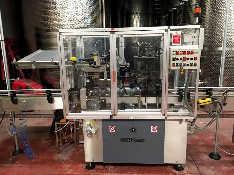 Used Capsuling Machine Robino and Galandrino 1996 - Оборудование для производства напитков: фото 1 Used Capsuling Machine Robino and Galandrino 1996 - Оборудование для производства напитков: фото 1