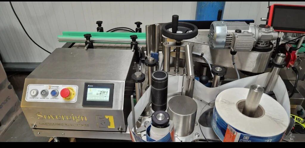 Used SOVEREIGN Labelling machine 2500 BPH - Этикетировщик: фото 1 Used SOVEREIGN Labelling machine 2500 BPH - Этикетировщик: фото 1