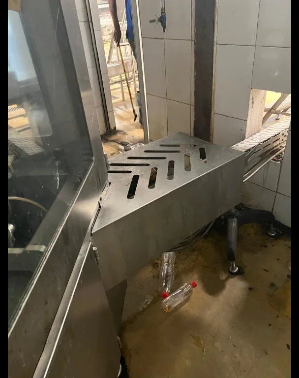 Used Tetraa Pak AB straw applicator 2011 - Упаковочное оборудование: фото 2 Used Tetraa Pak AB straw applicator 2011 - Упаковочное оборудование: фото 2