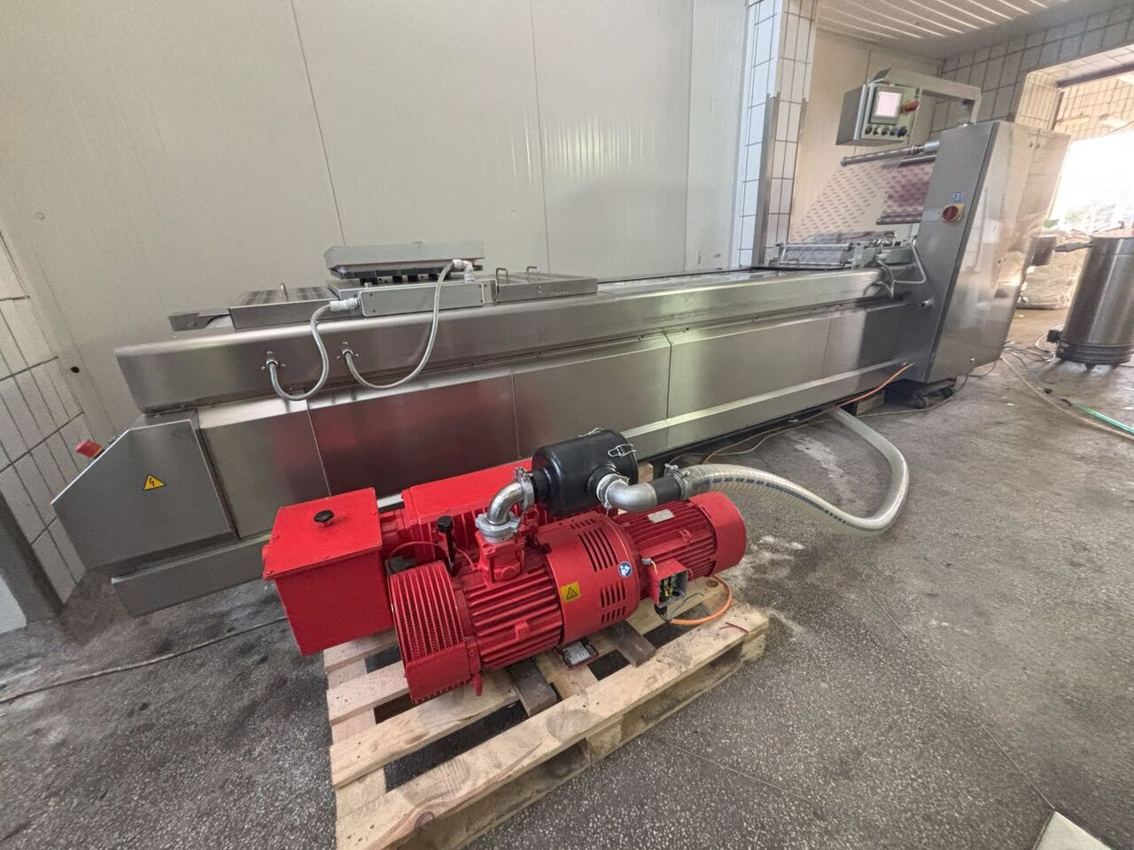 Thermoforming machine Reepack Reeform T45 - Упаковочное оборудование: фото 1 Thermoforming machine Reepack Reeform T45 - Упаковочное оборудование: фото 1