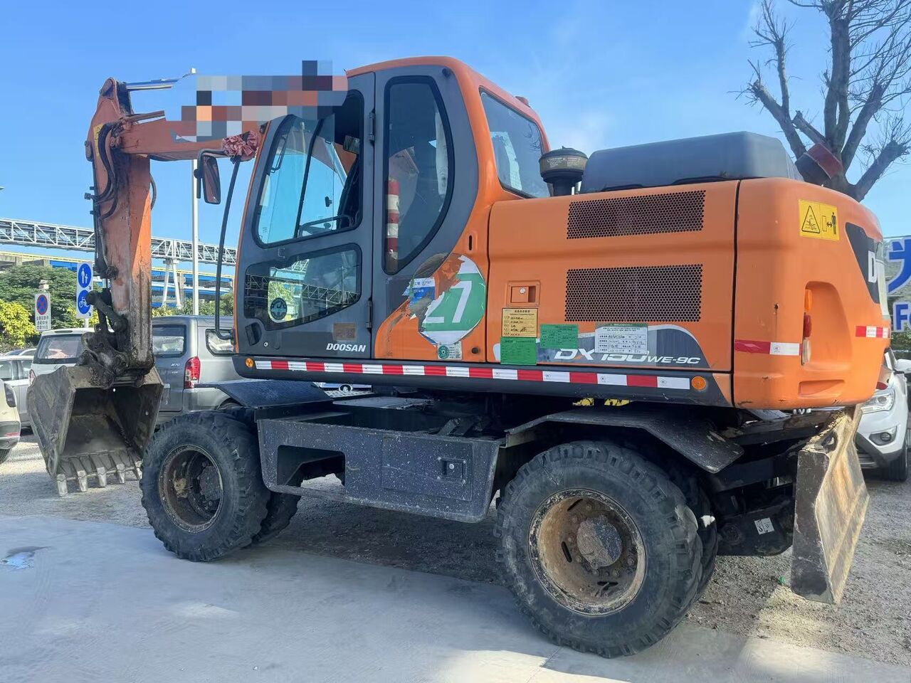 DOOSAN DX150W - Колёсный экскаватор: фото 3 DOOSAN DX150W - Колёсный экскаватор: фото 3