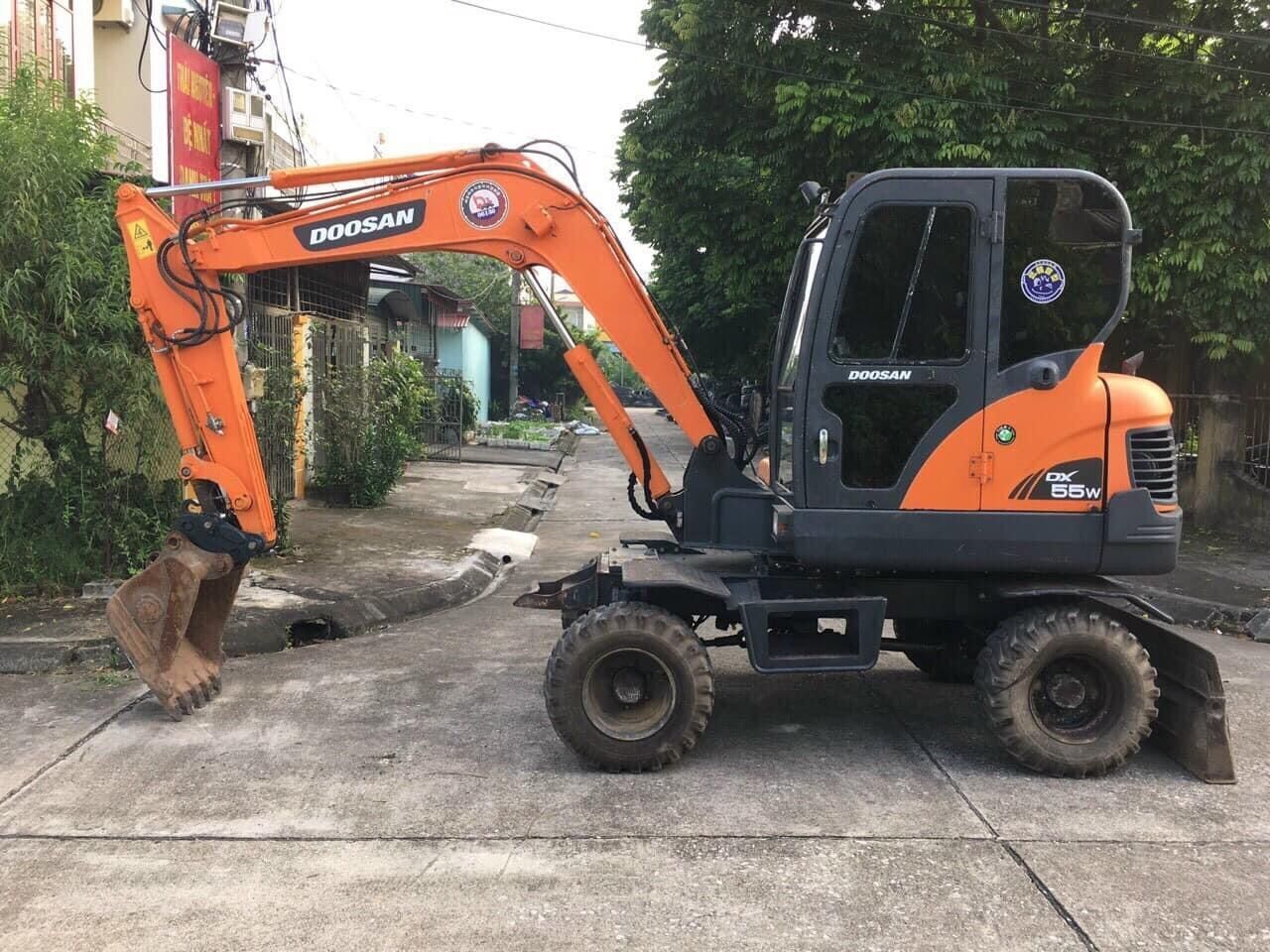 Doosan DX60 - Колёсный экскаватор: фото 5 Doosan DX60 - Колёсный экскаватор: фото 5