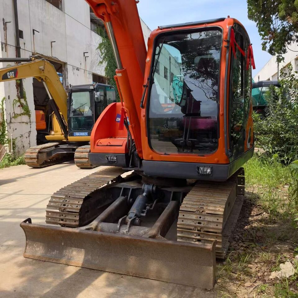 Doosan DX75 - Гусеничный экскаватор: фото 4 Doosan DX75 - Гусеничный экскаватор: фото 4