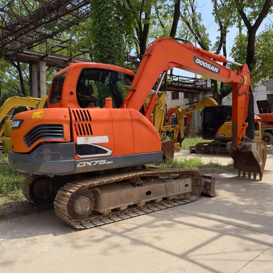 Doosan DX75 - Гусеничный экскаватор: фото 1 Doosan DX75 - Гусеничный экскаватор: фото 1