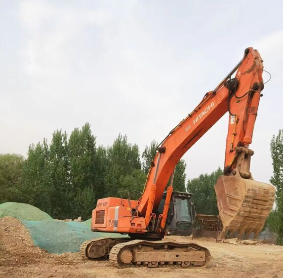 Hitachi ZX470 - Гусеничный экскаватор: фото 2 Hitachi ZX470 - Гусеничный экскаватор: фото 2