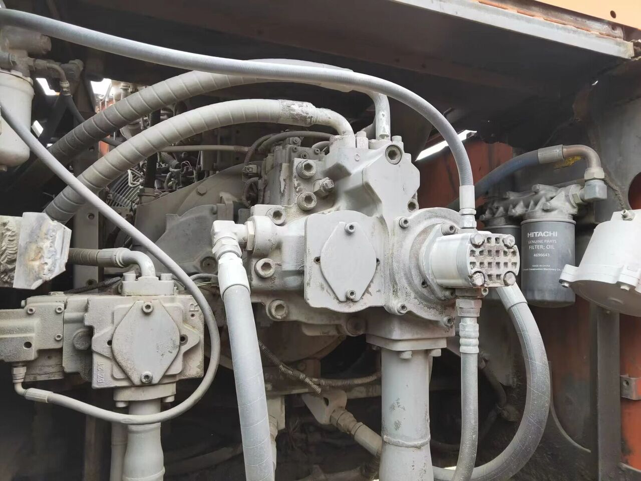 Hitachi ZX470 - Гусеничный экскаватор: фото 5 Hitachi ZX470 - Гусеничный экскаватор: фото 5
