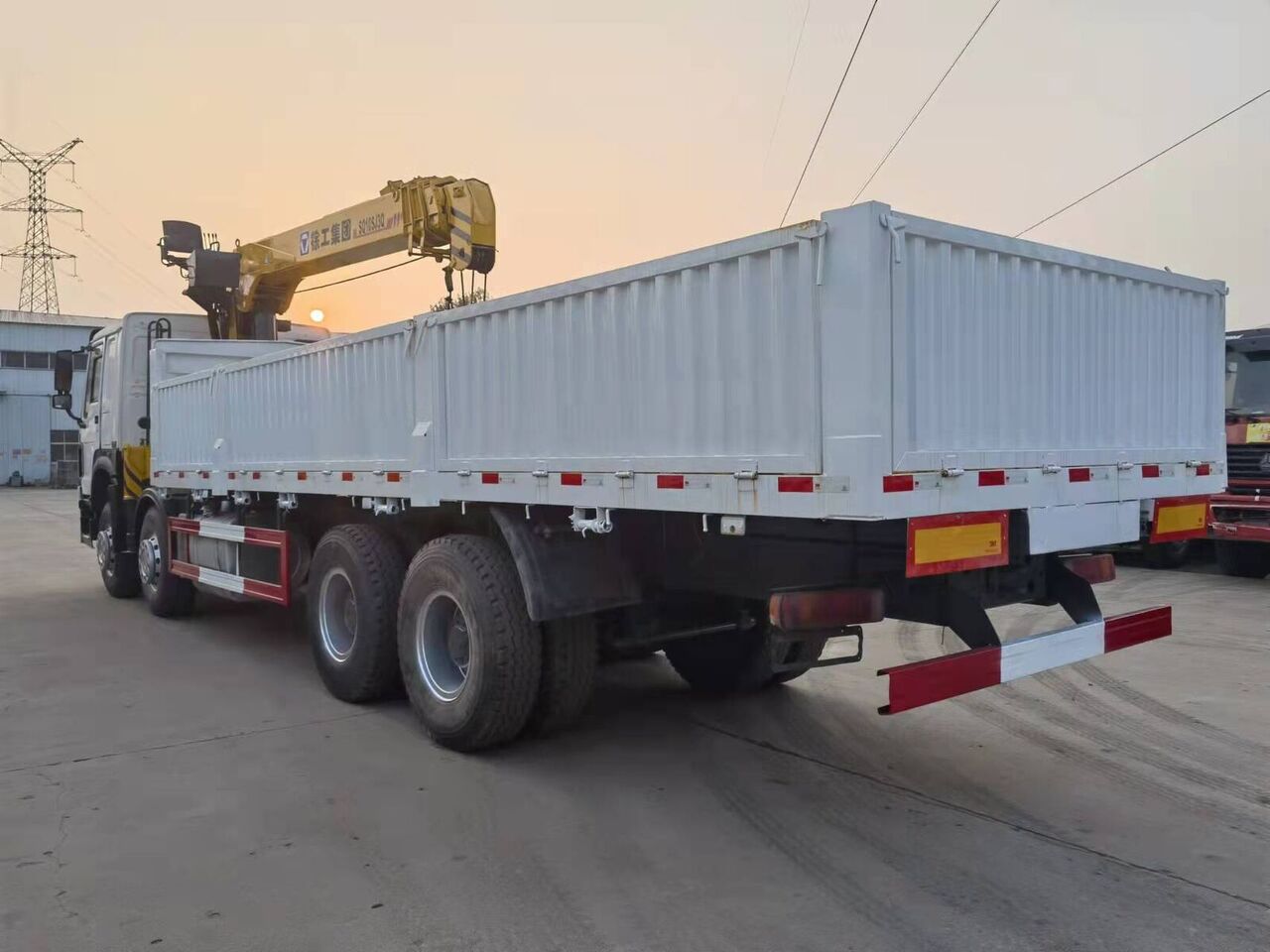 Howo 10TON - Грузовик бортовой/ Платформа, Автоманипулятор: фото 4 Howo 10TON - Грузовик бортовой/ Платформа, Автоманипулятор: фото 4