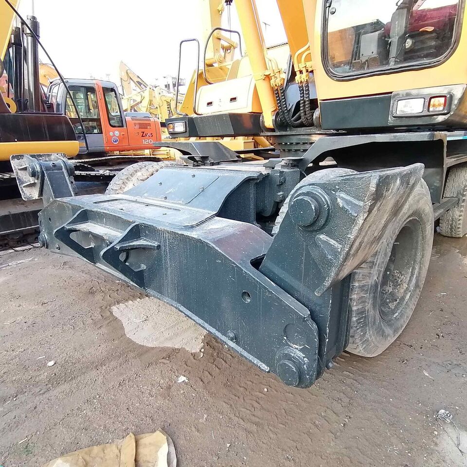 Hyundai R210W-9 - Колёсный экскаватор: фото 5 Hyundai R210W-9 - Колёсный экскаватор: фото 5