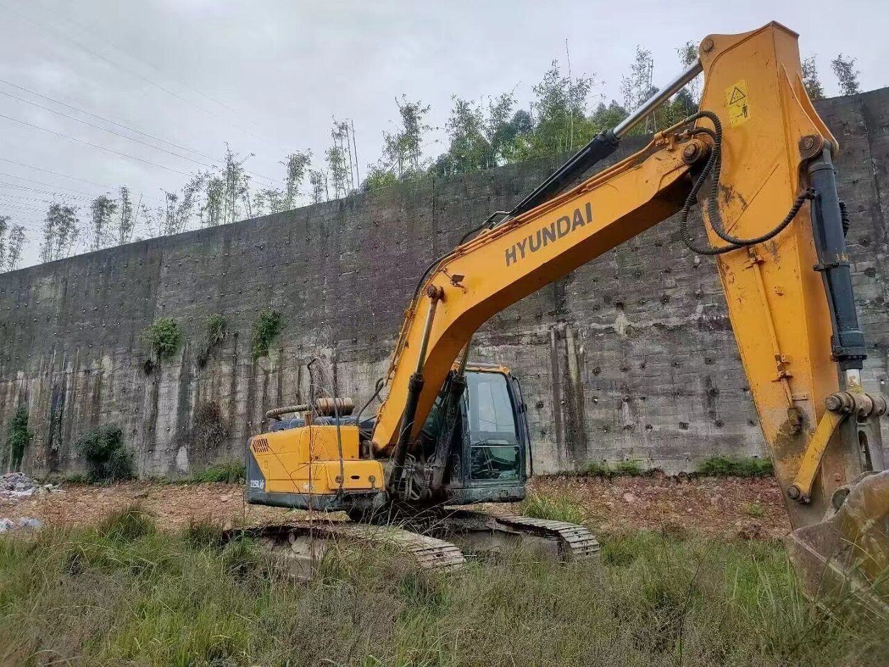 Hyundai R225 225 - Гусеничный экскаватор: фото 3 Hyundai R225 225 - Гусеничный экскаватор: фото 3
