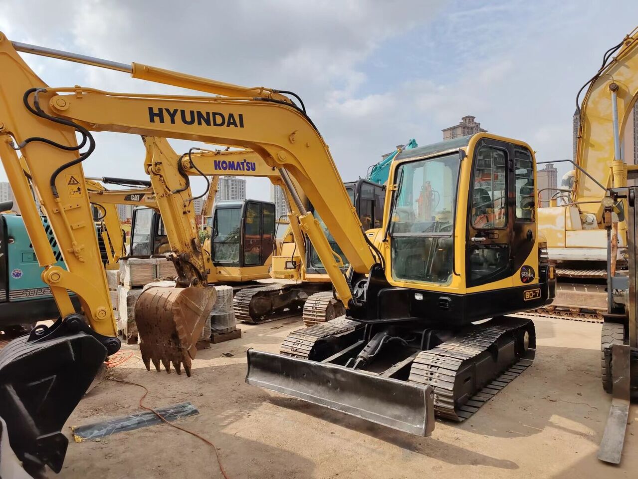 Hyundai R60-7 60 - Мини-экскаватор: фото 3 Hyundai R60-7 60 - Мини-экскаватор: фото 3