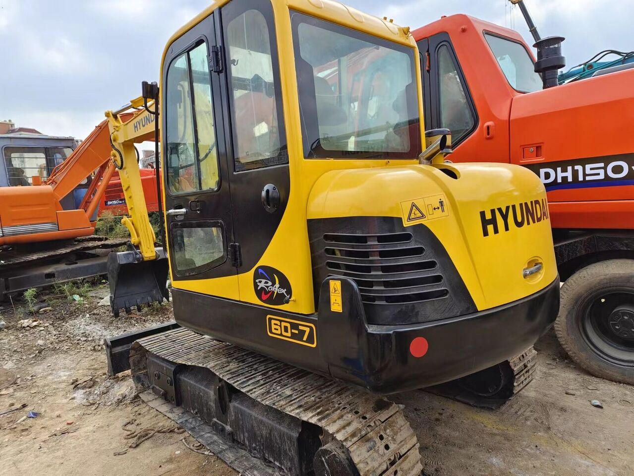 Hyundai R60-7 60 - Мини-экскаватор: фото 1 Hyundai R60-7 60 - Мини-экскаватор: фото 1