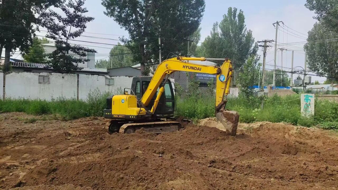 Hyundai R80-7 - Мини-экскаватор: фото 1 Hyundai R80-7 - Мини-экскаватор: фото 1