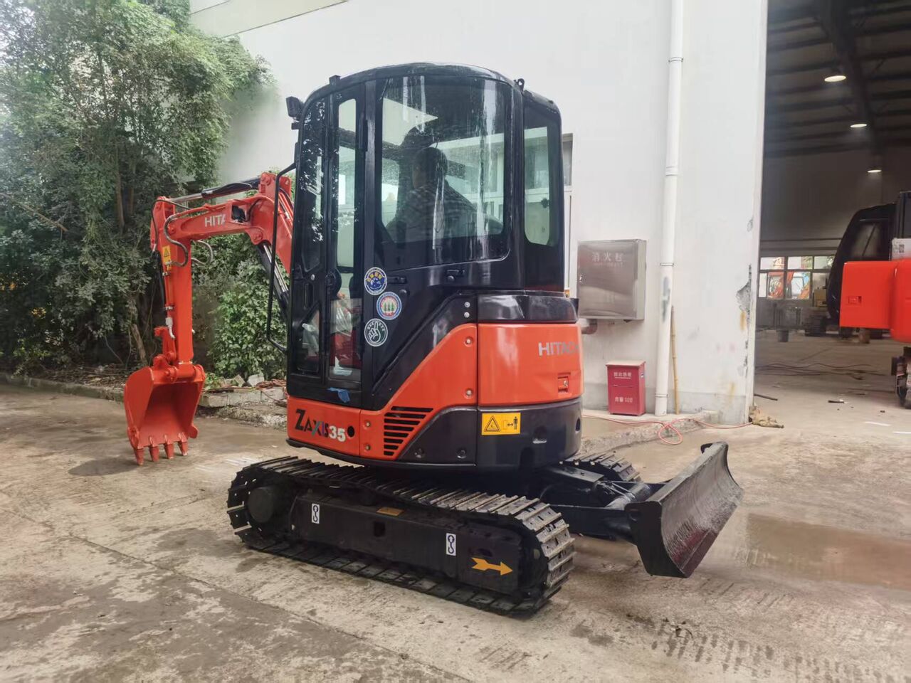 HITACHI ZX35U Mini Excavator - Мини-экскаватор: фото 1 HITACHI ZX35U Mini Excavator - Мини-экскаватор: фото 1