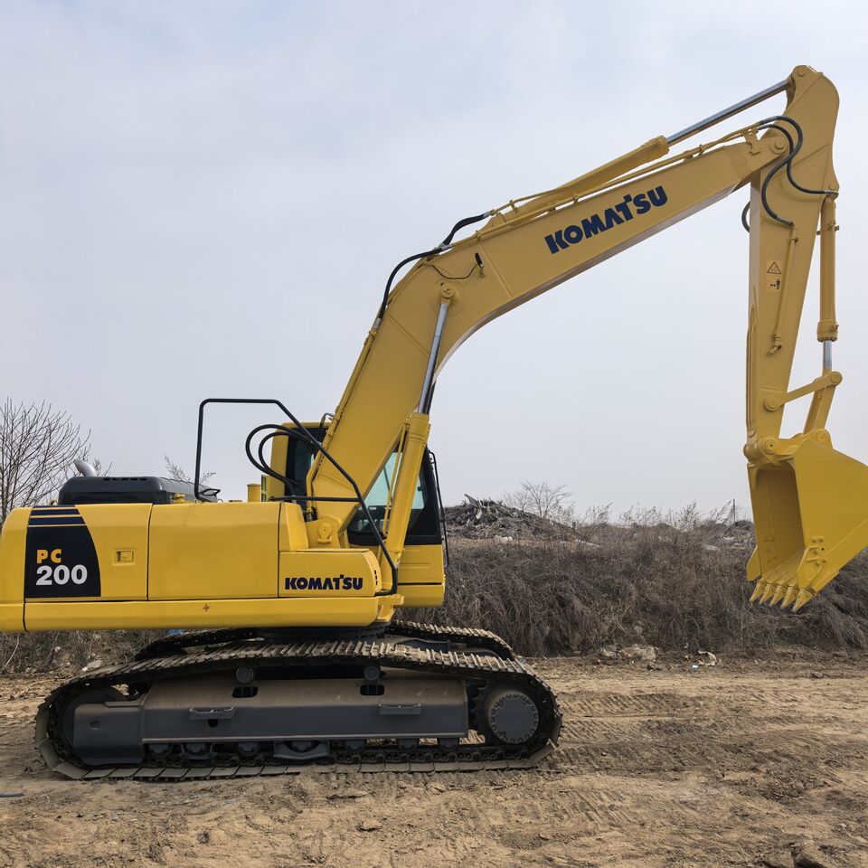 KOMATSU PC200 - Гусеничный экскаватор: фото 1 KOMATSU PC200 - Гусеничный экскаватор: фото 1