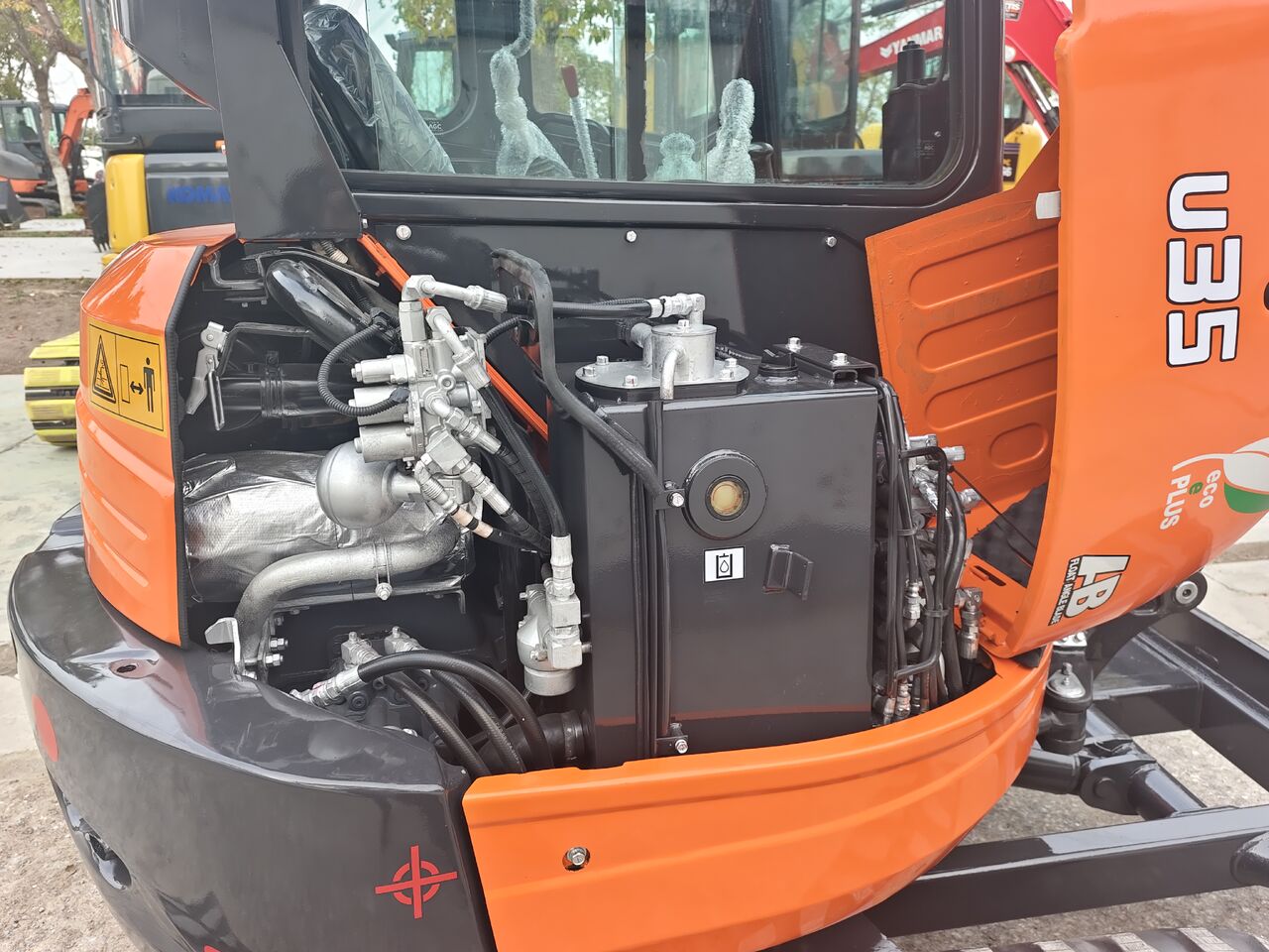 KUBOTA U35-4 Mini Digger With CE - Мини-экскаватор: фото 5 KUBOTA U35-4 Mini Digger With CE - Мини-экскаватор: фото 5