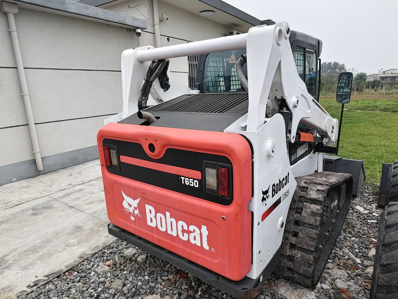 Bobcat T650 Skid steer loader - Мини-погрузчик с бортовым поворотом: фото 2 Bobcat T650 Skid steer loader - Мини-погрузчик с бортовым поворотом: фото 2