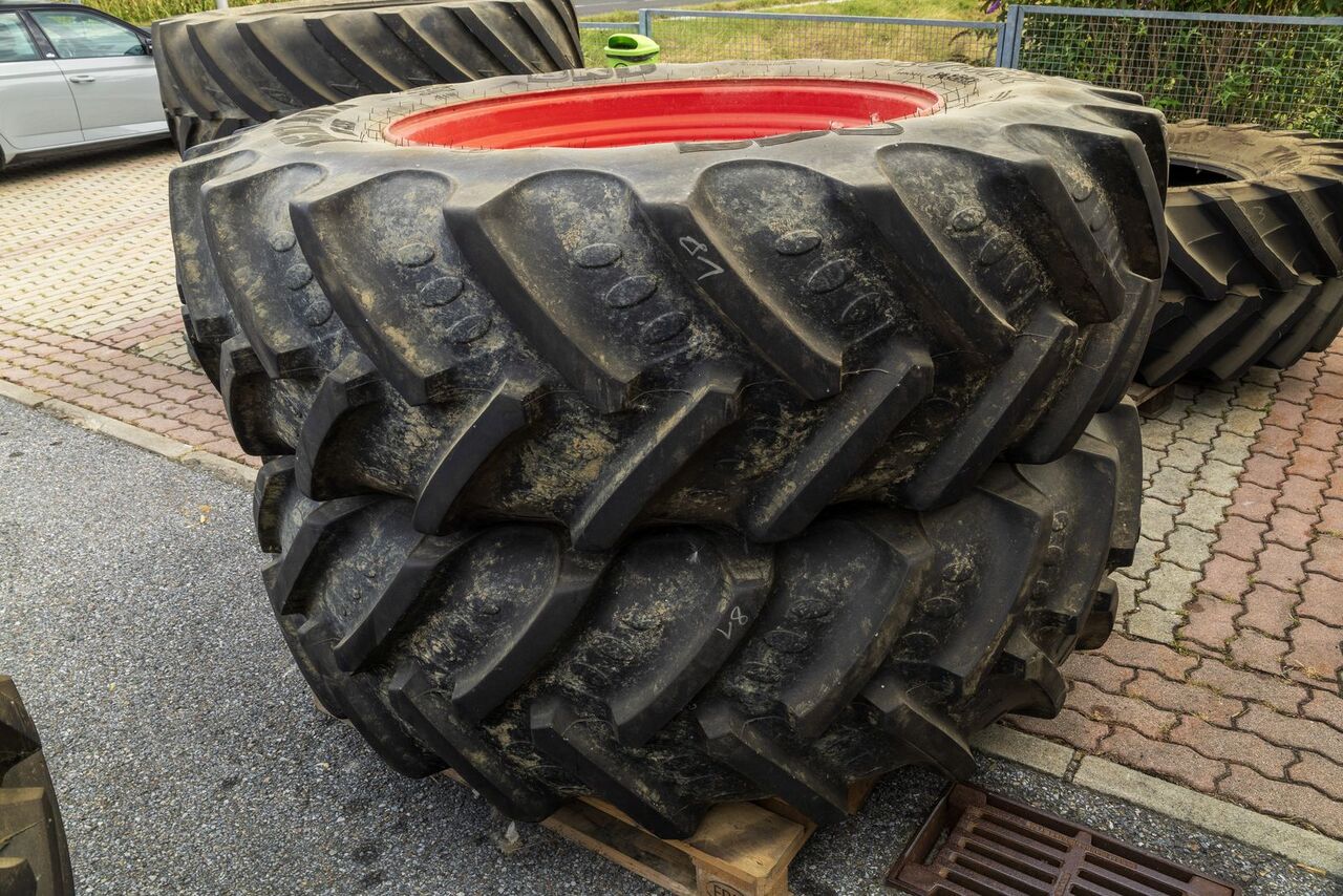 BKT 520/85 R42 AGRIMAX RT 855 - Шина для Тракторов: фото 1 BKT 520/85 R42 AGRIMAX RT 855 - Шина для Тракторов: фото 1