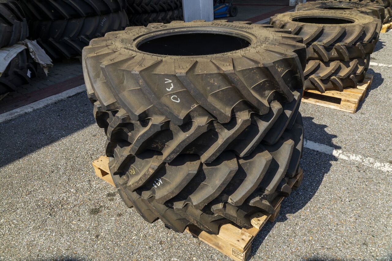 Trelleborg 440/65 R24 TM 800 - Шина для Тракторов: фото 1 Trelleborg 440/65 R24 TM 800 - Шина для Тракторов: фото 1