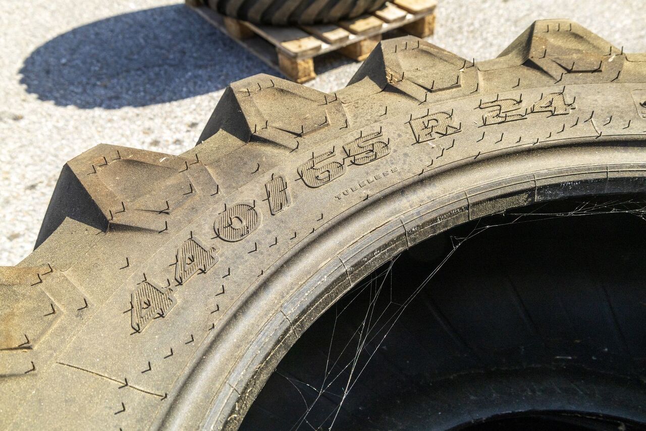 Trelleborg 440/65 R24 TM 800 - Шина для Тракторов: фото 4 Trelleborg 440/65 R24 TM 800 - Шина для Тракторов: фото 4