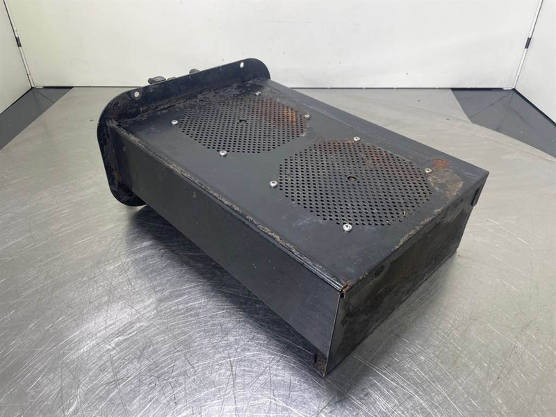 Рама/ Шасси для Строительной техники Ahlmann AZ150-4184898A-Airco condenser/Klimakondensator: фото 9