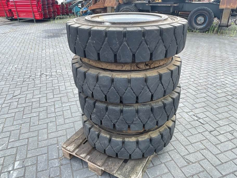 Athletik 10.00-20 - SOLID - Tire/Reifen/Band - Шины и диски для Строительной техники: фото 3 Athletik 10.00-20 - SOLID - Tire/Reifen/Band - Шины и диски для Строительной техники: фото 3