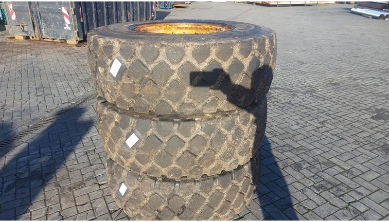 Case 521F-MTP 17.5R25-Tire/Reifen/Band - Шины и диски для Строительной техники: фото 2 Case 521F-MTP 17.5R25-Tire/Reifen/Band - Шины и диски для Строительной техники: фото 2