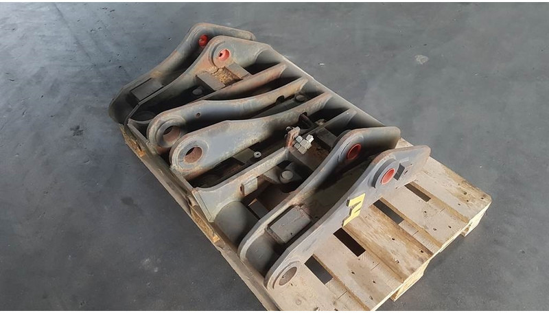 Cat -Verachtert SW2005-Quick coupler/Schnellwechsler - Сцепное устройство: фото 1 Cat -Verachtert SW2005-Quick coupler/Schnellwechsler - Сцепное устройство: фото 1