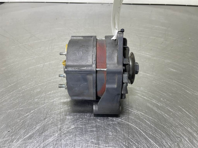 Deutz 01183630-14V 95A-Alternator/Lichtmaschine/Dynamo - Двигатель для Строительной техники: фото 2 Deutz 01183630-14V 95A-Alternator/Lichtmaschine/Dynamo - Двигатель для Строительной техники: фото 2