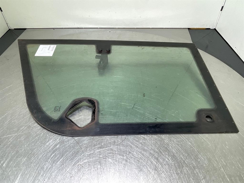 Liebherr L524-93015892-Window/Scheibe/Ruit - Кабина и интерьер для Строительной техники: фото 3 Liebherr L524-93015892-Window/Scheibe/Ruit - Кабина и интерьер для Строительной техники: фото 3